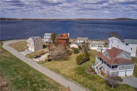 310 Common Fence Boulevard, Portsmouth, RI 02871