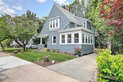 21 Glenwood Avenue, Pawtucket, RI 02860