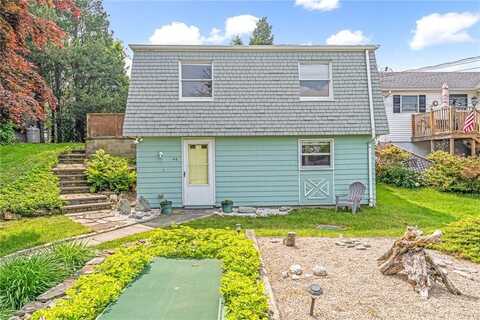 44 Summit Road, Portsmouth, RI 02871
