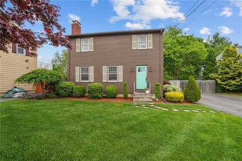 30 Lloyd Phillips Court, Pawtucket, RI 02861