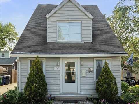 23 Huron Street, Warwick, RI 02889