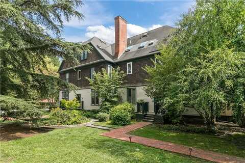 158 Narragansett Avenue, Newport, RI 02840