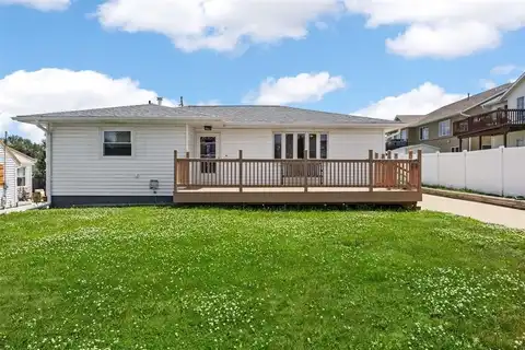 2469 1st Street SW, Cedar Rapids, IA 52404