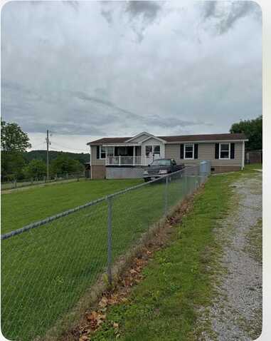 199 Felts Lane, Max Meadows, VA 24360