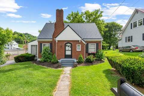 121 1st Ave, Saltville, VA 24370