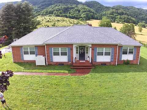 2901 Witten Valley Road, Tazewell, VA 24651