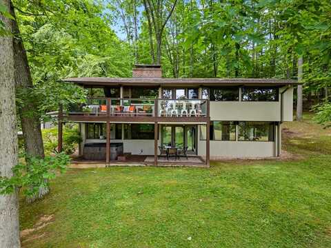 556 Sherwood Drive, Marion, VA 24354