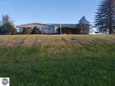 1058 E Rose City Road, Rose City, MI 48654