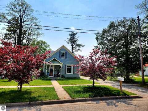 607 Chestnut Street, Grayling, MI 49738
