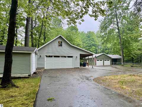 4546 Prouty Road, Traverse City, MI 49686