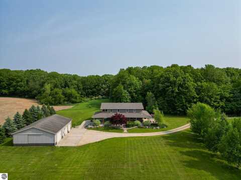 1584 W Chapman Road, Mount Pleasant, MI 48858