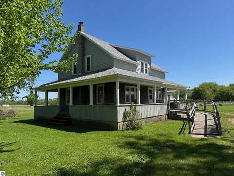 8410 N Wise Road, Clare, MI 48617