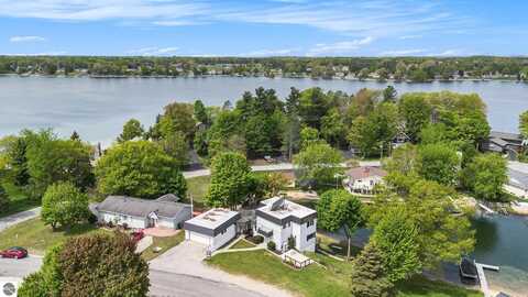 5232 Highland Drive, Traverse City, MI 49685