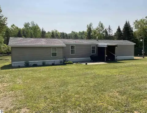 4472 SE Horseshoe Drive, Kalkaska, MI 49646