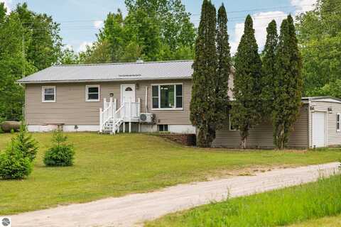 738 Boardman Road, South Boardman, MI 49680