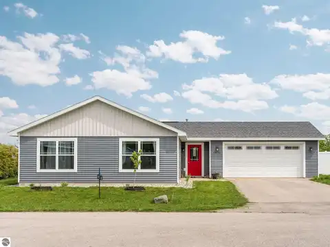 3632 Tanager Drive, Traverse City, MI 49685