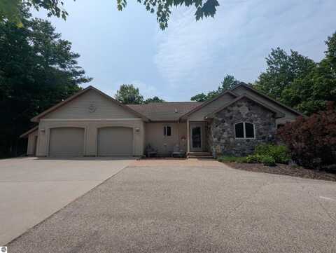 8544 Esmond Road, Hale, MI 48739