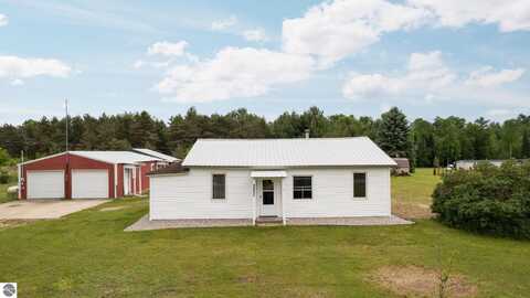 11720 E 12 Road, Manton, MI 49663