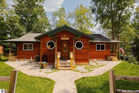376 Highview Road, Traverse City, MI 49696