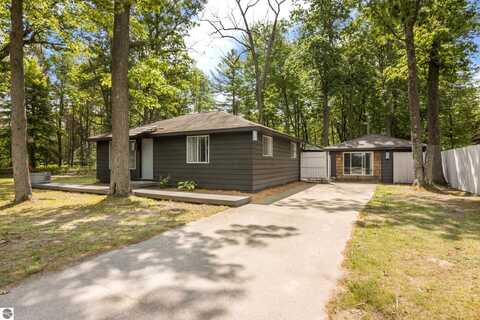 6015 Crystal Beach Road, Rapid City, MI 49676