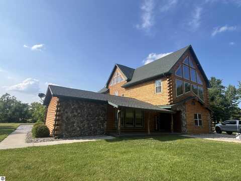 8840 Golfside Court, Shepherd, MI 48883