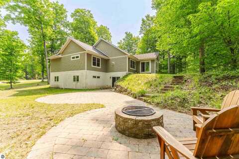 2577 Blue Meadow Drive, Traverse City, MI 49685