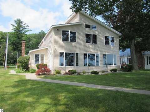 2011 Douglas Drive, Tawas City, MI 48763