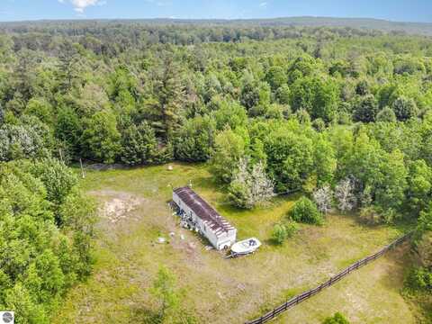 2167 Strawberry Avenue, Lake, MI 48632