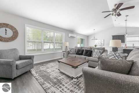 842 Munson Avenue, Traverse City, MI 49686