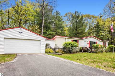 11748 NE Franklin Street, Kalkaska, MI 49646