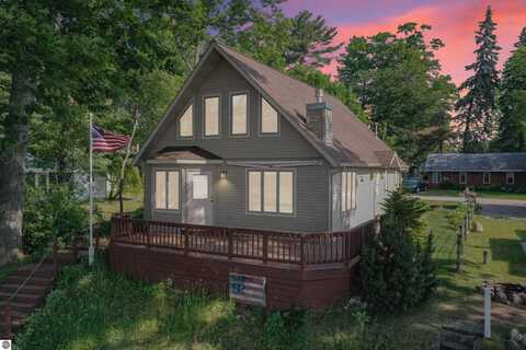 6387 W Maple Street, Lake City, MI 49651