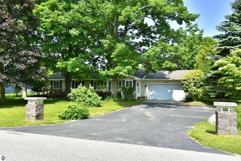 12829 S Roseland Drive, Traverse City, MI 49684