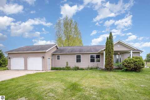 10745 W Remick Road, Blanchard, MI 49310