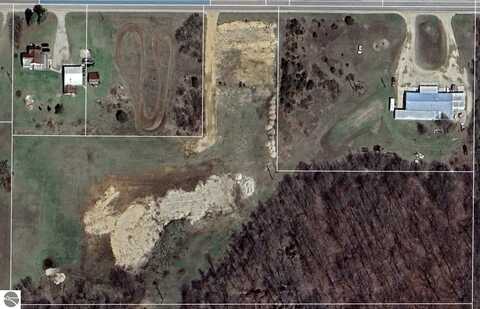 8386 E Sidney Road, Crystal, MI 48818