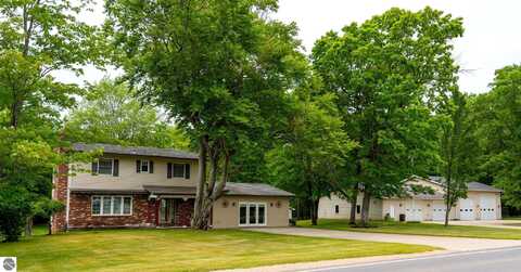 10200 S Lake Station Avenue, Lake, MI 48632