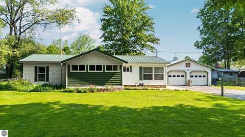 4442 N Ironwood Drive, Traverse City, MI 49685