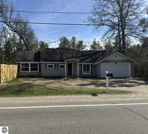 2948 E Michigan Highway, Roscommon, MI 48653