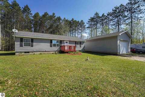 4691 Walton Road, Kingsley, MI 49649