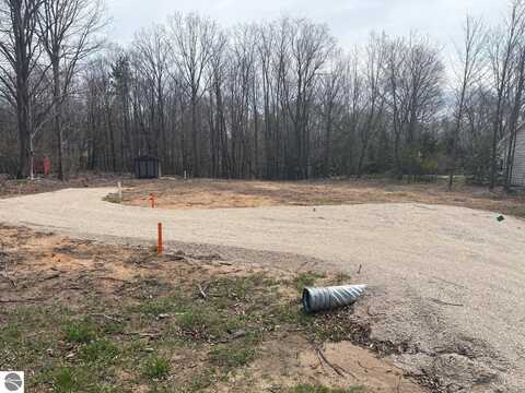 8349 Lee Crest Boulevard, Onekama, MI 49675