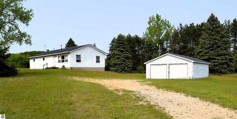 7700 N Caris Road, Vestaburg, MI 48891