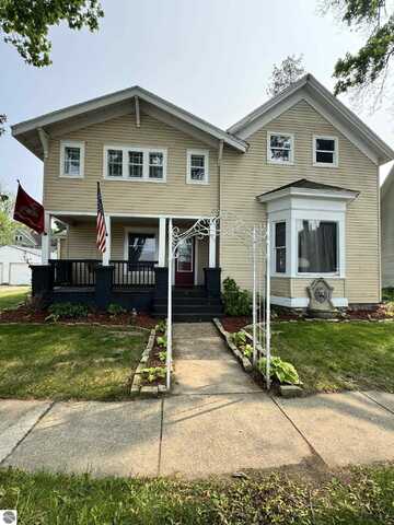 310 E Gilson Street, Edmore, MI 48829