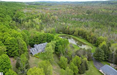 8401 S Sullivan Road, Cedar, MI 49621
