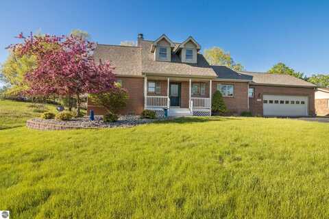 3207 Kirkridge Drive, Williamsburg, MI 49690