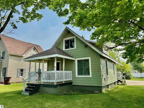 1102 Manning, Cadillac, MI 49601