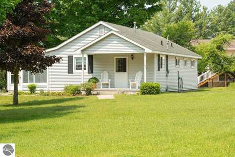 7573 Cottage Drive, Bellaire, MI 49615