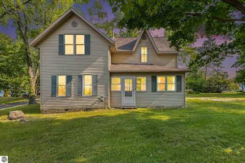418 Grover Street, Marion, MI 49665