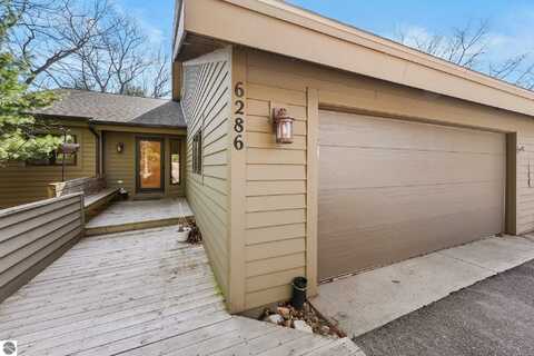 6286 Red Fox Run, Traverse City, MI 49686
