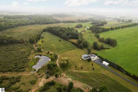 3475 W M-113, Kingsley, MI 49649