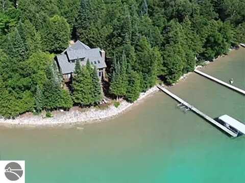 736 Davock Lane, Bellaire, MI 49615