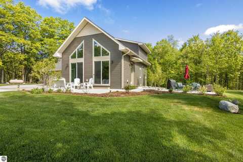 2013 E Kasson Road, Cedar, MI 49621